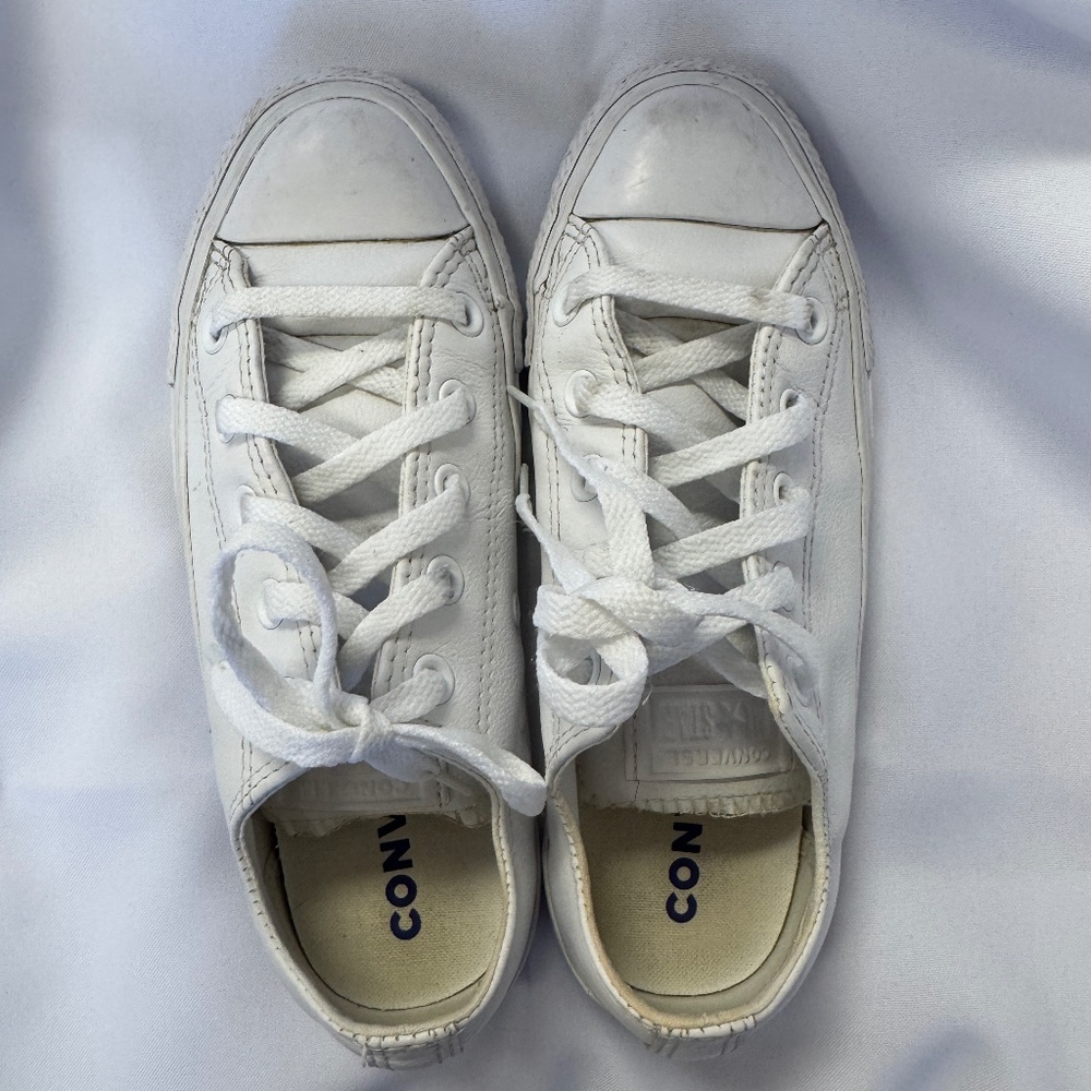 Converse Chuck Taylor All Star Low Top Sneaker White Leather Size 6